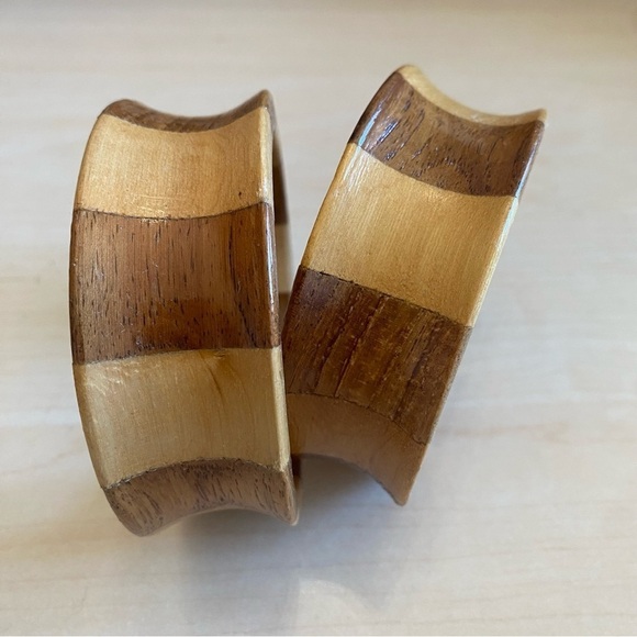 Two Tone Wooden Bangle Set 2pc - Picture 7 of 11